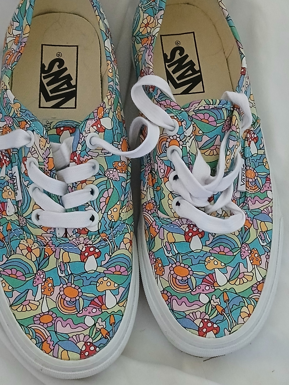 VANS Shoes Unisex Psychedelic Floral and Mushroom Print M6/W7.5 Sneakers
